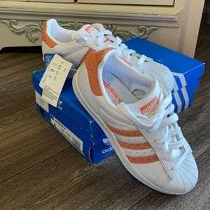 NWT & Box Adidas Superstar Sneakers 6 W